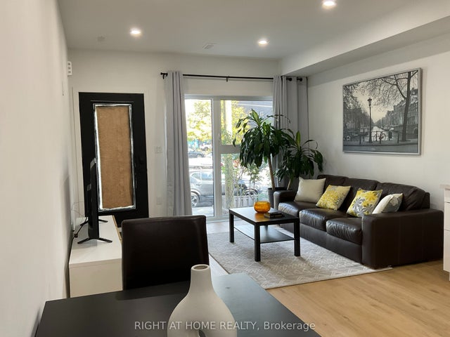 674 Manning Avenue Main Floor, Toronto C02