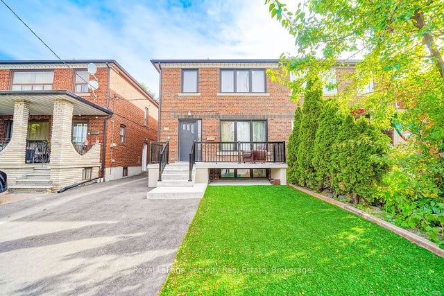 2169 Dufferin Street, Toronto C03