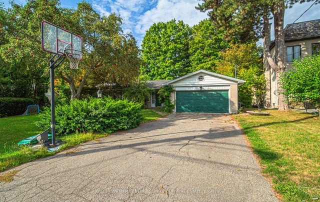 15 Artinger Court, Toronto C13