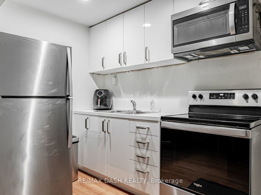 661 Huron Street 201, Toronto C02