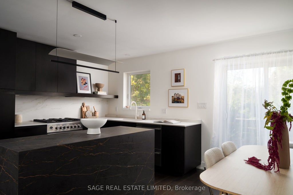 276 Oakwood Avenue, Toronto C03