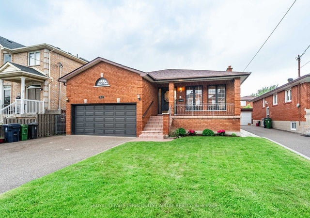 256 Cocksfield Avenue, Toronto C06
