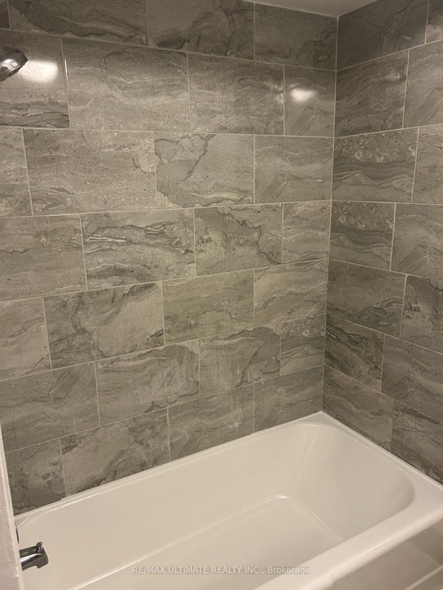 19 Castlefield Avenue 1, Toronto C03