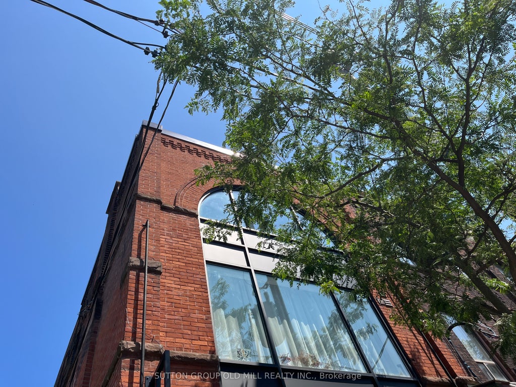 61 Ossington Avenue A, Toronto C01