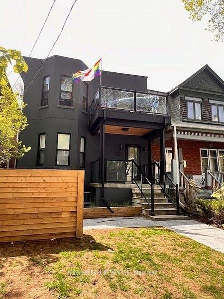 15 Thorburn Avenue 203, Toronto C01