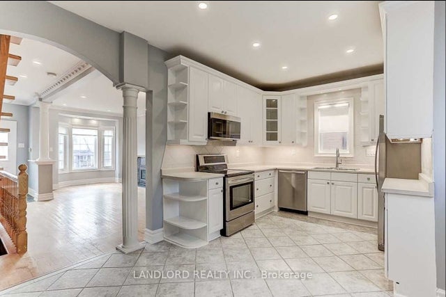 34 Jesmond Avenue, Toronto C03