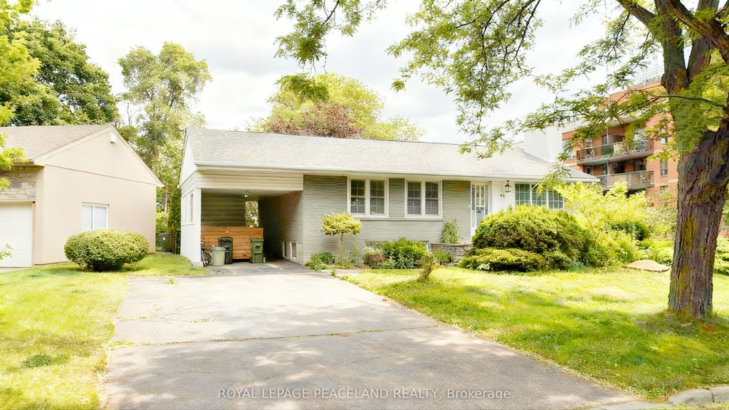 66 Paperbirch Drive Upper/utility Included, Toronto C13