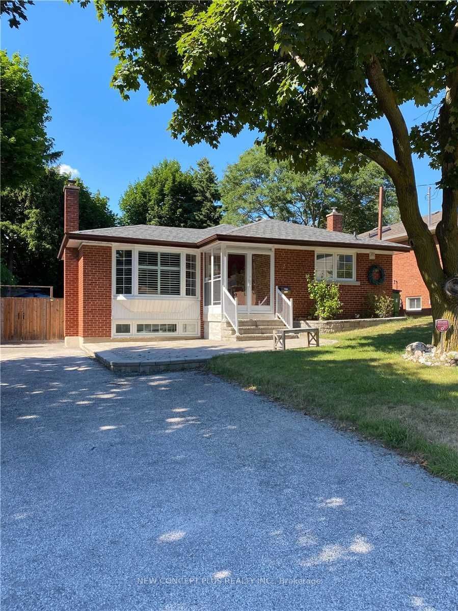 32 Caronport Crescent, Toronto C13