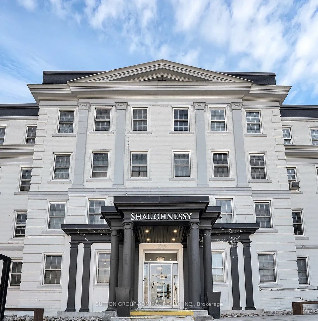 697 Eglinton Avenue W 404, Toronto C03