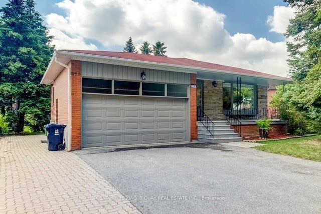 11 Bowhill Crescent Lower, Toronto C15