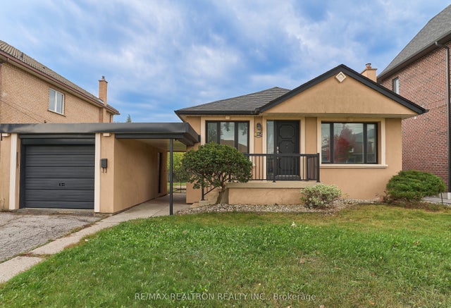 135 Regina Avenue, Toronto C04