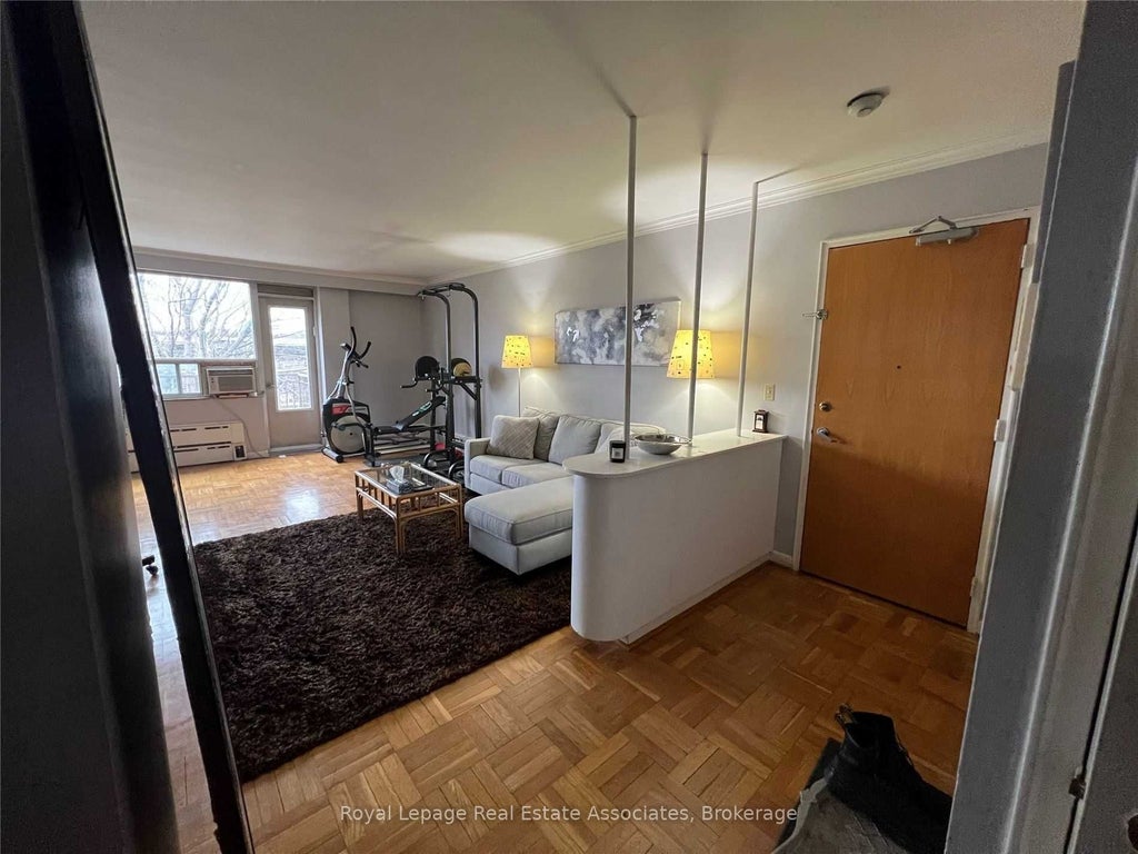 3 Meadowbrook Road 6, Toronto C04