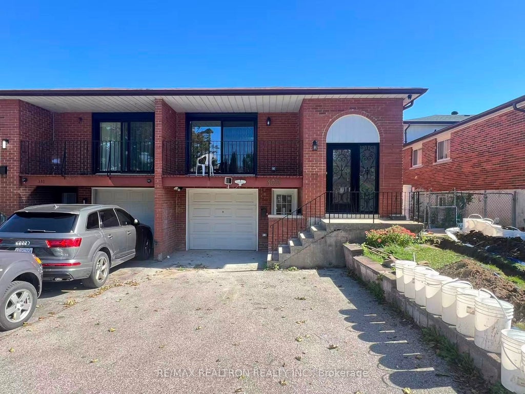 329 Cherokee Boulevard Bsmt, Toronto C15