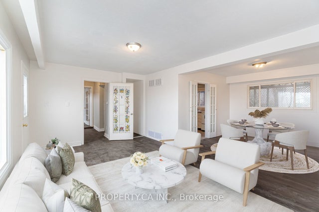 701 Finch Avenue W, Toronto C06