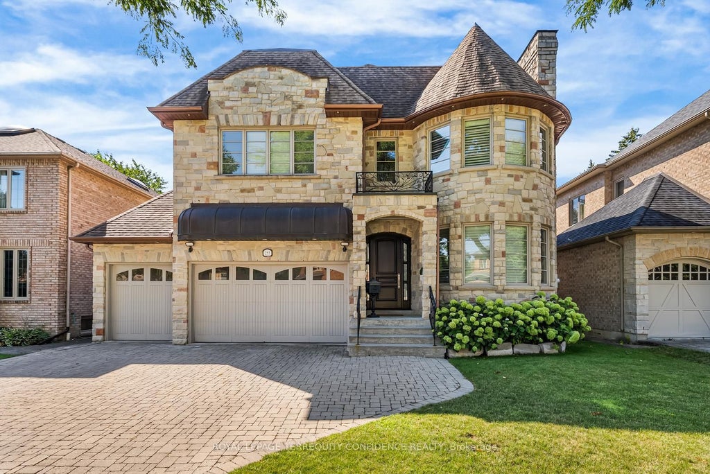 255 Dunview Avenue, Toronto C14