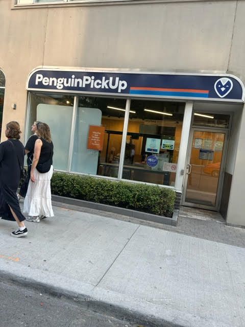 609 Church Street, Toronto C08