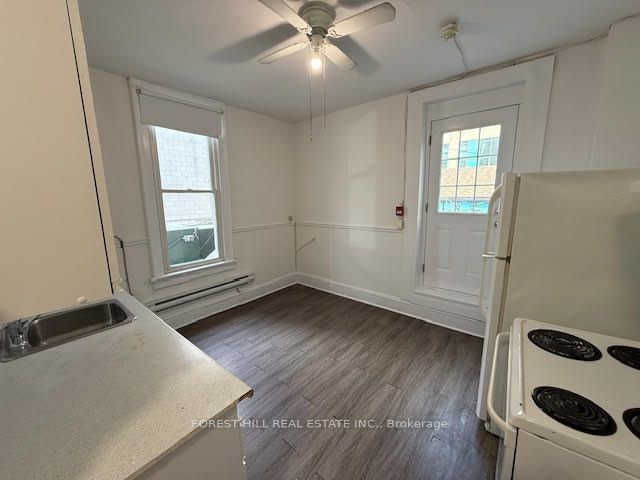 132 Dundas Street E Upper, Toronto C08