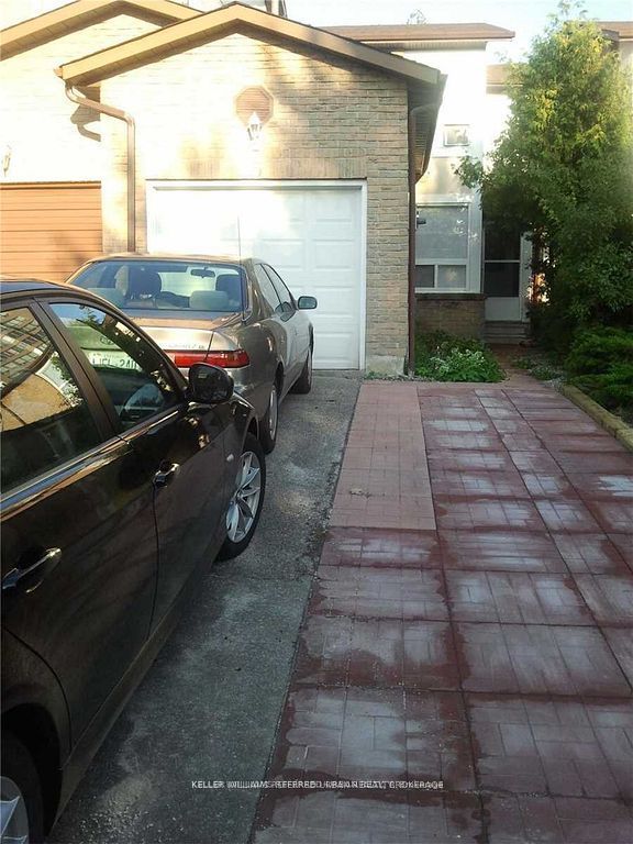 3 Robert Hicks Drive Lower, Toronto C07