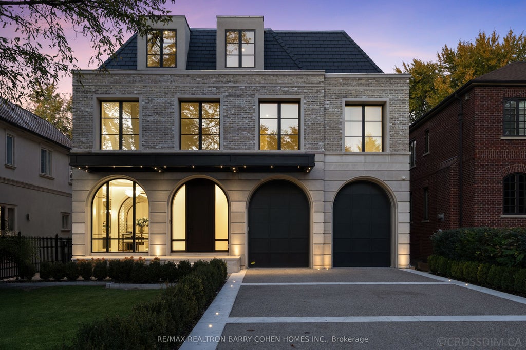 117 Yonge Boulevard, Toronto C04