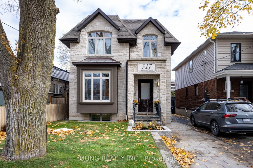 317 Sutherland Drive, Toronto C11
