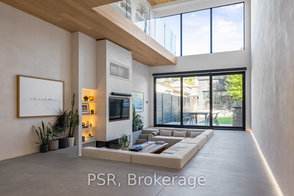 53 Palmerston Avenue, Toronto C01