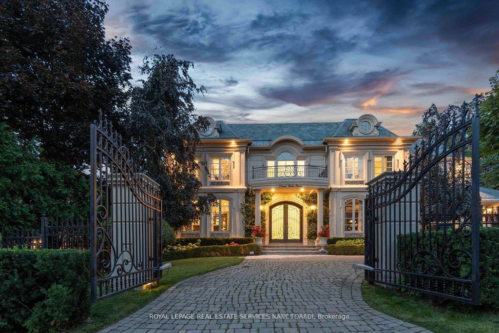 11 Doon Road, Toronto C12