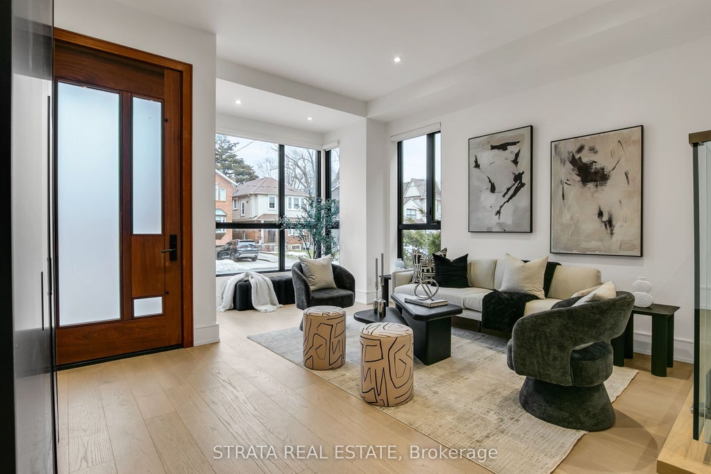 354 Cleveland Street, Toronto C10