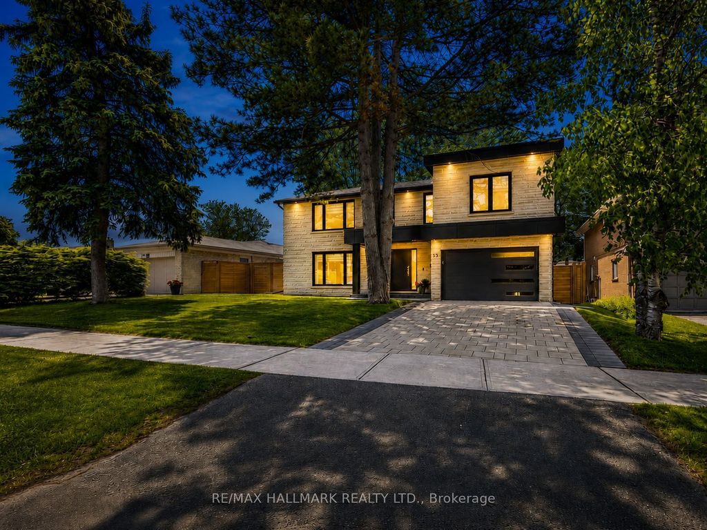 30 Kellythorne Drive, Toronto C13