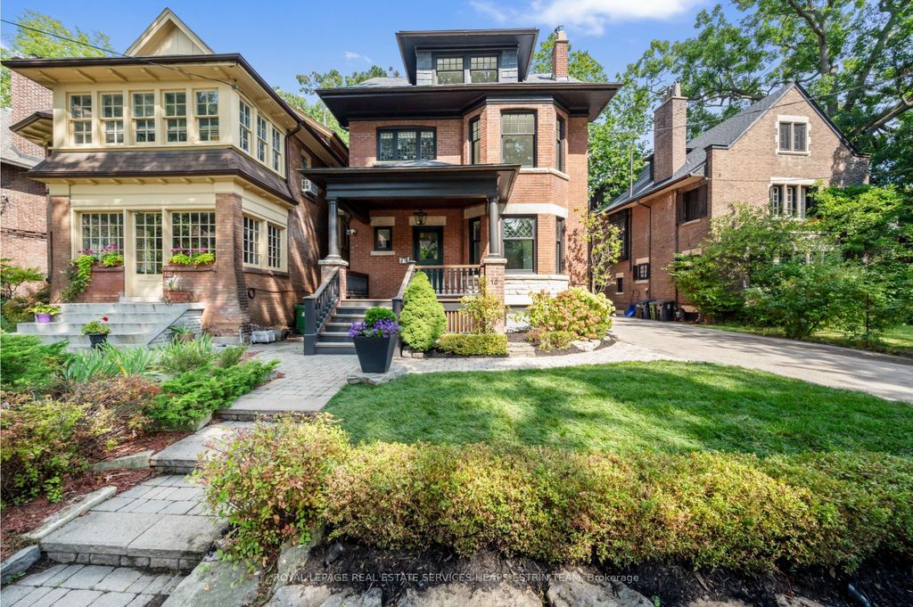 18 Castle Frank Crescent Third, Toronto C09