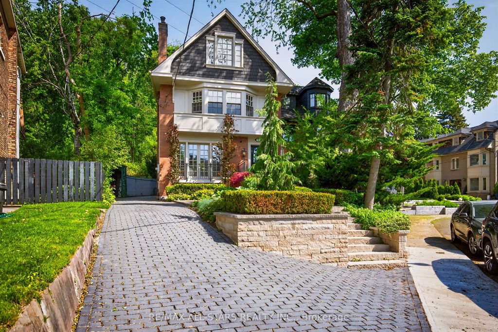 30 Edgewood Crescent, Toronto C09