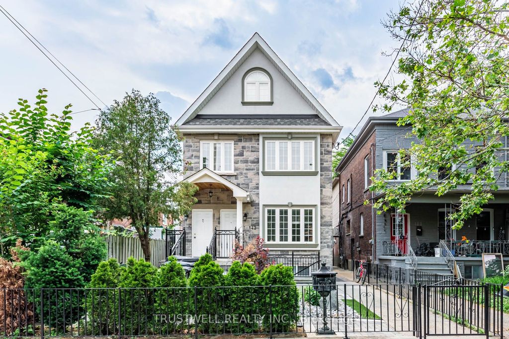 142 Borden Street, Toronto C01