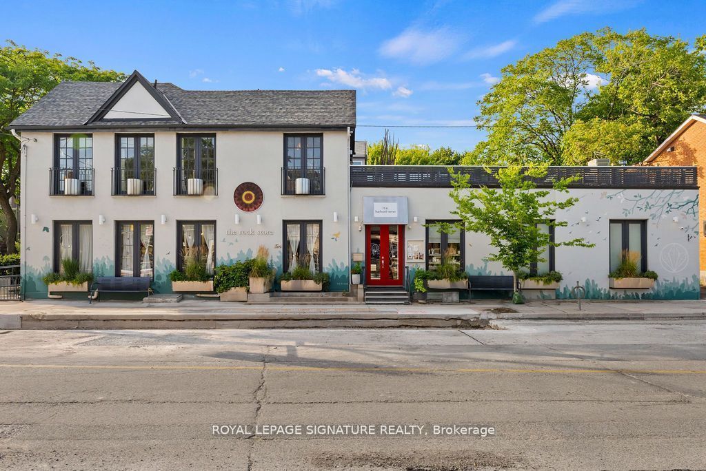 154 Harbord Street, Toronto C02