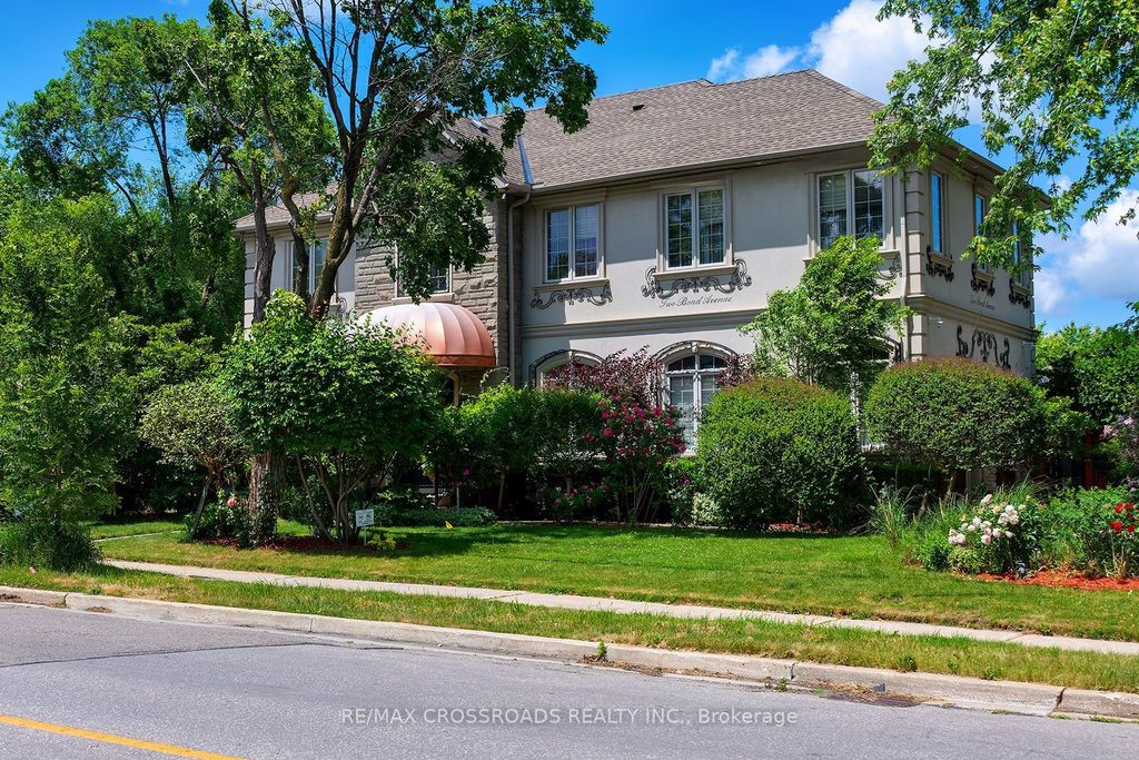 2 Bond Avenue, Toronto C13