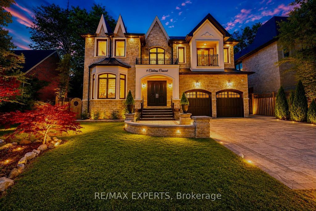 9 Calderon Crescent, Toronto C07