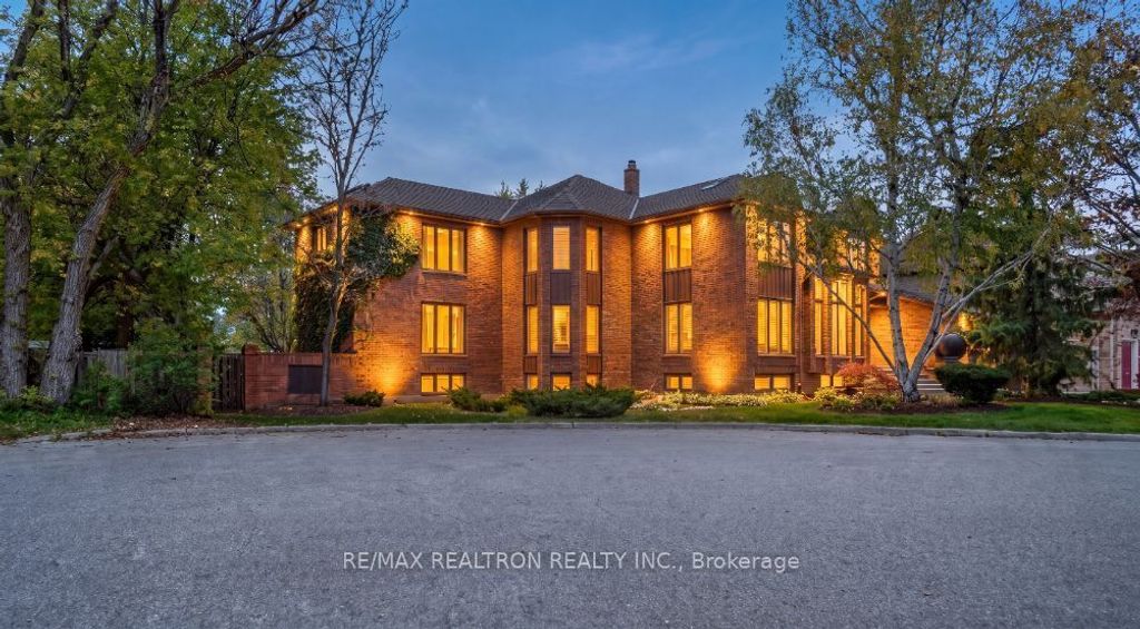 15 Sunforest Court, Toronto C07