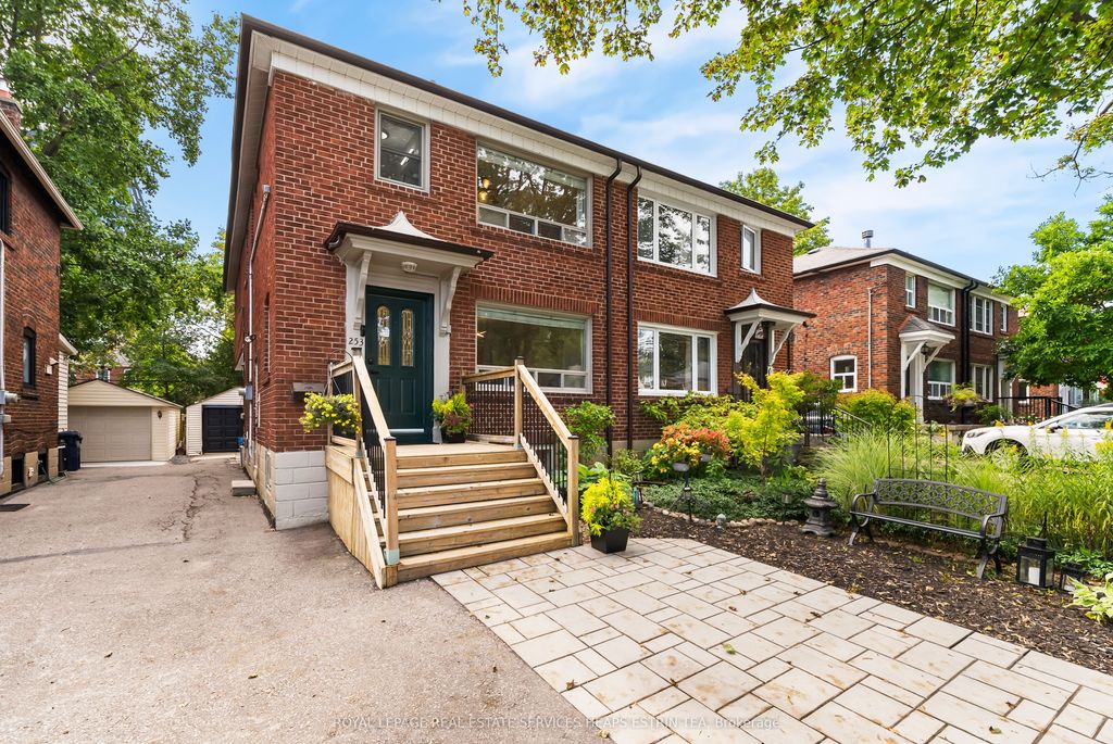 253 Donlea Drive, Toronto C11