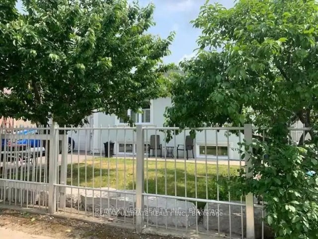 257 Patricia Avenue, Toronto C07