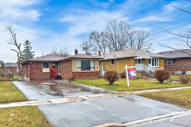 43 Graylee Avenue, Toronto E08