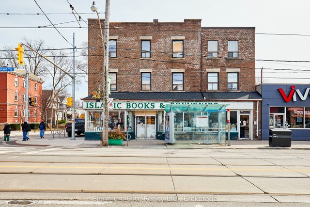 1395 Gerrard Street E, Toronto E01