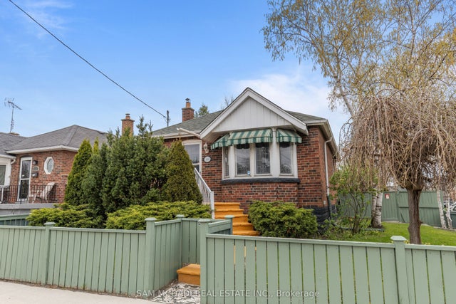 319 Cosburn Avenue, Toronto E03
