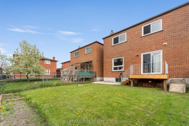 4 Greendowns Drive, Toronto E08