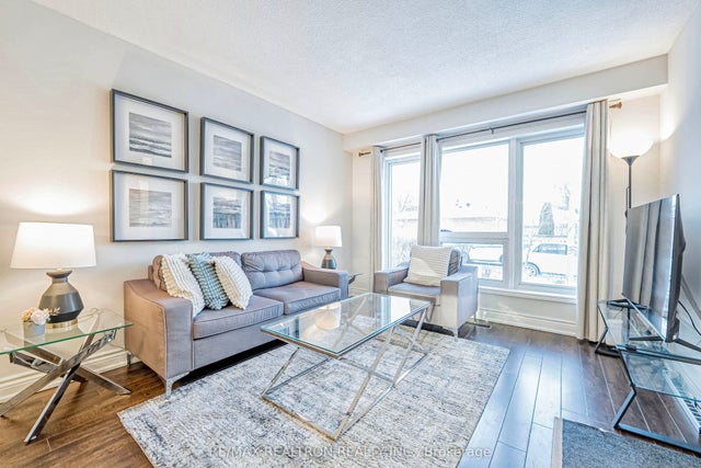 58 Crittenden Square, Toronto E11