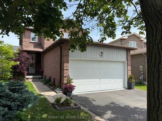 11 Eberlee Court, Whitby