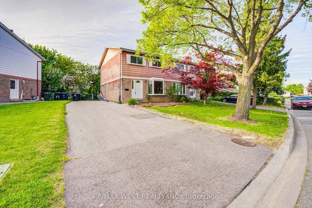 52 Burkwood Crescent, Toronto E11