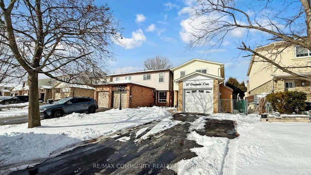 27 Granada Crescent, Toronto E11