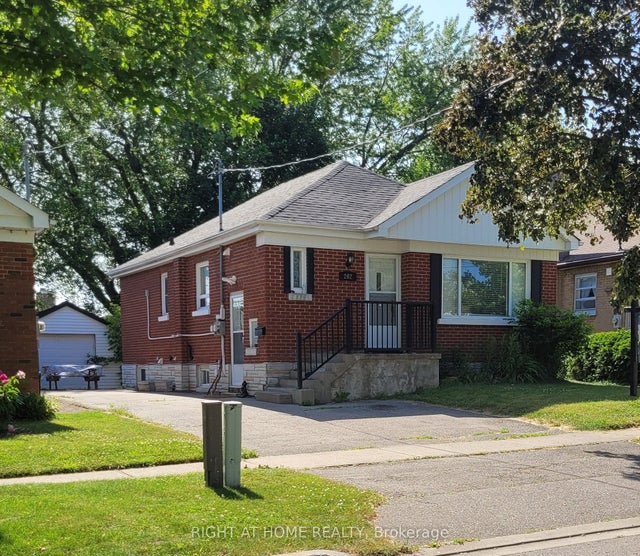 202 Cadillac Avenue S, Oshawa