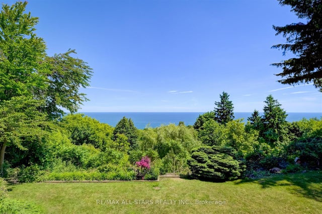 5 Hill Crescent, Toronto E08