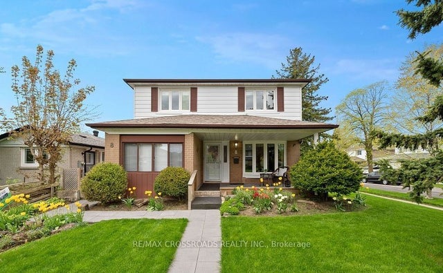 8 Midcroft Drive, Toronto E07