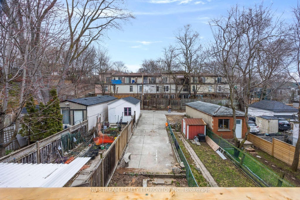 393 Jones Avenue, Toronto E01