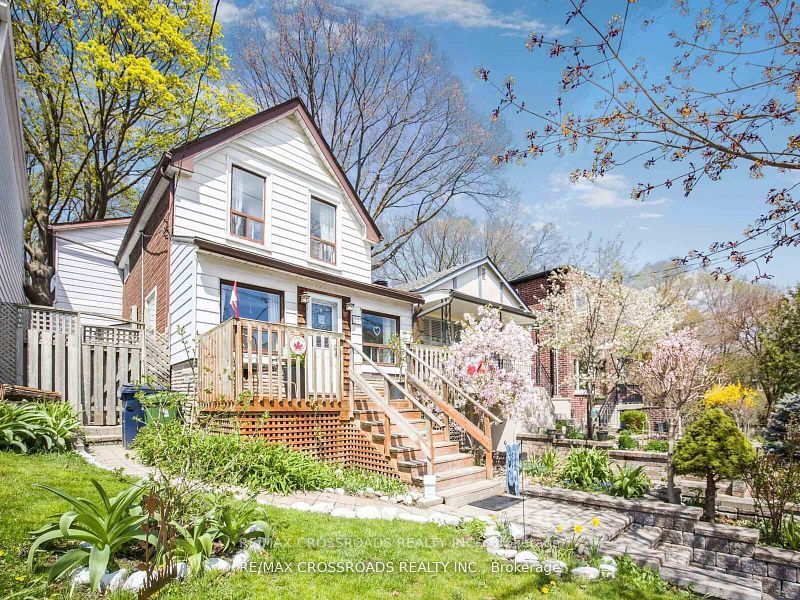 22 Ivy Avenue, Toronto E01